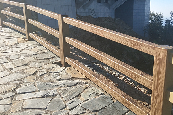 湖北隨州大洪山風(fēng)景名勝區(qū)景區(qū)鋼構(gòu)圍欄木紋漆施工項目